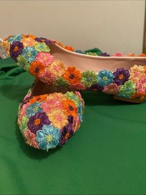 Crystal Queen Floral Embroidered Women's Ballet Flats Sz 37 EU Colorful